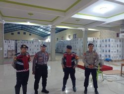 Jaga Ketat 1×24 Jam, Polres Rembang Awasi & Kawal Gudang Logistik Milik KPU Rembang