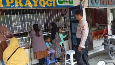 Cegah Kejahatan Konvensional, Patroli Polsek Rembang Kota Sasar Pertokoan Emas