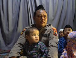 Polisi Polrestabes Semarang Menjadi Bapak Asuh bagi 35 Anak Yatim Piatu