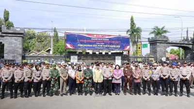 Terjunkan 198 Personil Pam Hari Raya Idul Fitri 1446 H, Polres Rembang Laksanakan Apel Gelar Pasukan Ops Ketupat Candi 2025