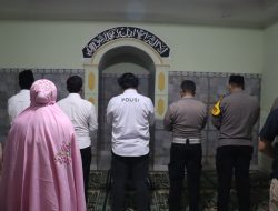 Gelar Sholat Tarawih Bareng Masyarakat, Kapolres Rembang Pererat Silaturahmi di Bulan Suci Ramadhan