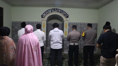 Gelar Sholat Tarawih Bareng Masyarakat, Kapolres Rembang Pererat Silaturahmi di Bulan Suci Ramadhan