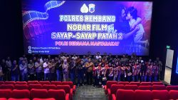 Pupuk Kebersamaan, Kapolres Rembang Bersama Anggota Gelar Nobar Film “Sayap Sayap Patah 2”