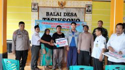 Personil Polsek Lasem Monitoring Penyaluran BLT-DD di Desa Tasiksono
