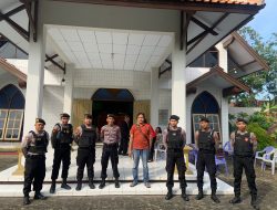 Sat Samapta Polres Rembang Amankan Ibadah Gereja Dalam Rangka Hari Pentakosta di GKJ Rembang
