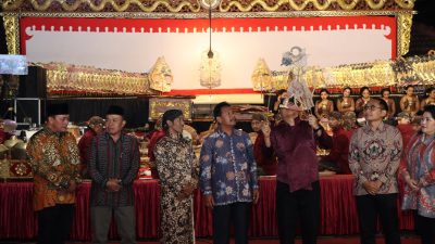 Semalam Polres Rembang Nanggap Wayang Kulit, Hadiah Dari Masyarakat Rembang Untuk HUT Bhayangkara ke-79