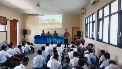 Satbinmas Polres Rembang Gelar Binluh dan Sosialisasi Penanggulangan Kenakalan Remaja di SMK AL Mubaroq Rembang