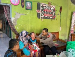 Aktif Di Jumat Berkah, Kapolsek Wiradesa Iptu Maman Terus Hadir Untuk Warga Yang Membutuhkan