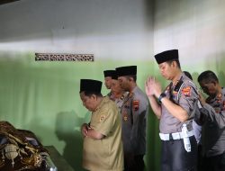 Kapolres Purworejo Turut Berduka: AKBP Andry Agustiano Takziah ke Rumah Duka Kepala SPPG Boto Korban Laka Kereta