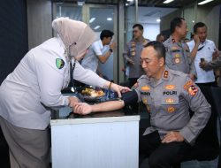 Humas Polri Gelar Donor Darah Serentak, Terkumpul 16.619 Kantong dalam Rangka Hari Jadi ke-74