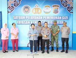 Kapolri dan Ketua Komisi IV DPR RI Apresiasi Pengelolaan SMP dan SPPG oleh Yayasan Kemala Bhayangkari Karanganyar