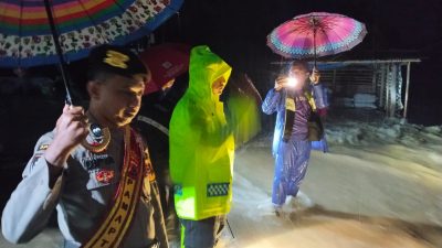 Banjir Rendam Surotrunan, Wakapolres Kebumen Turun Mengecek Lokasi