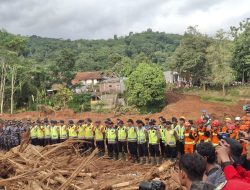 Meski Operasi SAR Dihentikan, Polresta Cilacap Teruskan Upaya Pemulihan Pasca Bencana