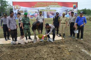 Peletakan Batu Pertama Rumah Kantor Bhabinkamtibmas di Desa Kwangsan Kecamatan Kaliori Kabupaten Rembang oleh Kapolres Rembang