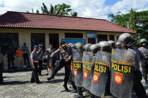 Jelang Pilkades Serentak 2016 di Rembang Kapolres Cek Kesiapan Kekuatan dan Perlengkapan