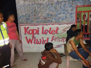 Polisi Lancarkan Operasi  Cipta Kondisi, Tertibkan Warkop dan Cafe di Wilayah Kec Sulang Kab. Rembang