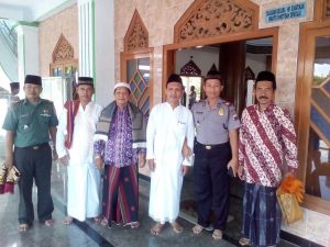 Kapolsek Kaliori Polres Rembang Melaksanakan Sholat Jum at Dan Doa Bersama di Masjid Agung Ar Rohman Ds Tambakagung Kec Kaliori Kab Rembang