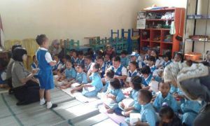 Sat Binmas Polres Rembang Polsanak di TK Putra Sentana