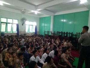 Sat Binmas Polres Rembang Penyuluhan Tertib Berlalu Lintas di  SMP Islam An-Nawawiyah Rembang