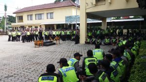 Kabag Ops Polres Rembang Beri Arahan Personil Pengamanan TPS