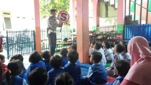 Tanamkan Tertib Berlalu Lintas Satlantas Polres Rembang Gelar Polsanak Di TK Kartini