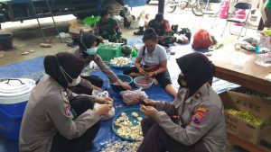 Bantu Masyarakat terdampak Covid-19, TNI-Polri dan Pemerintah Rembang Dirikan Dapur Umum