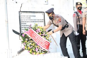 Rangkaian HUT Bhayangkara ke-75, Polres Rembang Ziarah Rombongan di TMP Giri Bhakti