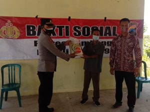 Polsek Gunem Rembang Distrisbusikan Paket Bansos di 2 Desa Binaan