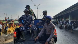 TNI – Polri di Rembang Solid laksanakan Patroli Himbau Prokes di TPI