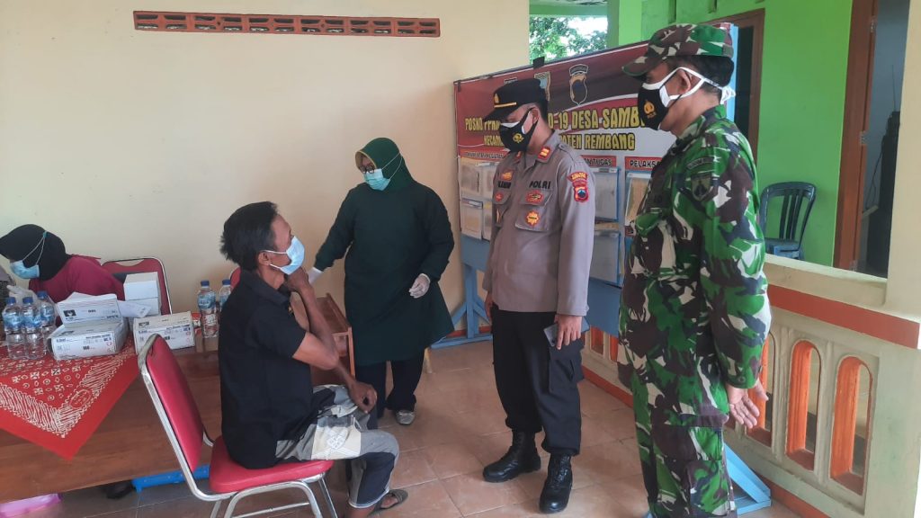 TNI-Polri Di Sedan Rembang solid Pantau Kegiatan Vaksinasi Dosis 2