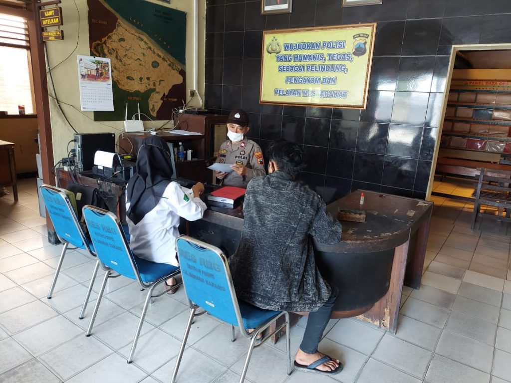 Presisi, Polsek Kragan Rembang Berikan Pelayanan Surat Tanda Laporan Kehilangan (STLK)