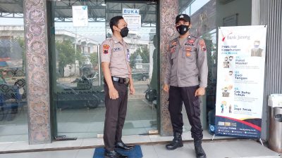 Sambang Security Bank, Personel Polsek Kragan Rembang Berikan Himbauan Waspada Tindak Kriminal