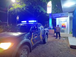Sembari Patroli Wilayah Di Jam Rawan Kejahatan, Anggota Polsek Sale Kontrol Fungsi CCTV ATM