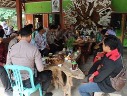 Taman Batik Akar Kartini Desa Bulu Rembang Di Jadikan Tempat Oleh Polres Rembang Gelar Progam Jum’at Curhat