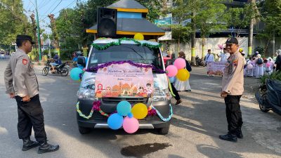 Personil Polsek Rembang Kota Kawal Pawai Karnaval Sambut Bulan Suci Ramadhan