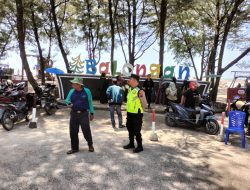 H+3 Lebaran, Personil Polsek Kragan Pantau Dan Patroli Di Obyek Wisata Pantai Balongan