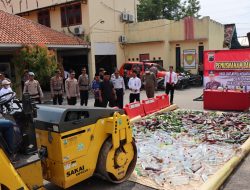 Hasil KRYD Selama Bulan Ramadhan, Ribuan Botol Miras Dimusnahkan Polres Rembang