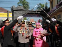 Jabatan Kapolres Rembang Resmi Di Serah Terimakan dengan Tradisi Pedang & Payung Pora