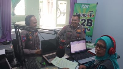 Satlantas Polres Rembang Gunakan Sarana Siaran Radio Untuk Sosialisasikan Ops Patuh Candi 2023