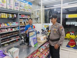 BLP Dinihari Polsek Sarang Sambangi Minimarket yang Buka 24 Jam