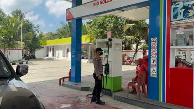 Polsek Sale Patroli di SPBU, Himbau Kamtibmas Serta Antisipasi Antrian Penumpukan Pengisian BBM