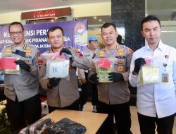 Polda Jawa Tengah berhasil mengungkap Narkotika jenis Sabu total seberat 5 Kilogram