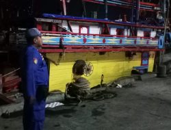 Patroli Pelabuhan, Sat Polairud Polres Rembang Antisipasi Tindak Kriminal Di Jam Rawan