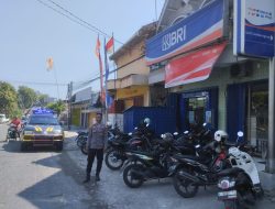 Blue Light Patrol Polsek Lasem Cegah Gangguan Kamtibmas serta pantau dan sambangi Bank BRI Unit Sumberagung Desa Jolotundo