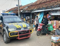 BLP Polsek Lasem Patroli Pasar Sembari Monitoring Harga Sembako