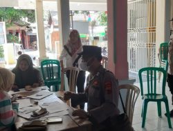 Jalin Silaturahmi, Anggota Polsek Pancur Sambang Ke Kantor Desa Pohlandak