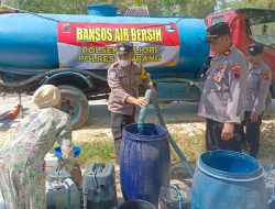Jum’at Berkah, Polsek Kaliori Salurkan Bantuan Air Bersih Untuk Daerah Kekeringan Di Wilayahnya