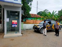 Dialogis Dengan Pengunjung ATM, Anggota Polsek Gunem Himbau Untuk Hati-hati Saat Bertransaksi