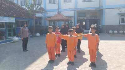 Ciptakan Taat Berlalu Lintas Sejak Dini, Satlantas Polres Rembang Latih PKS Anak-anak SD