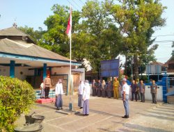 Progam Police Go To School, Kapolsek Rembang Kota Jadi Pembina Upacara di SMK Mumadyah Rembang